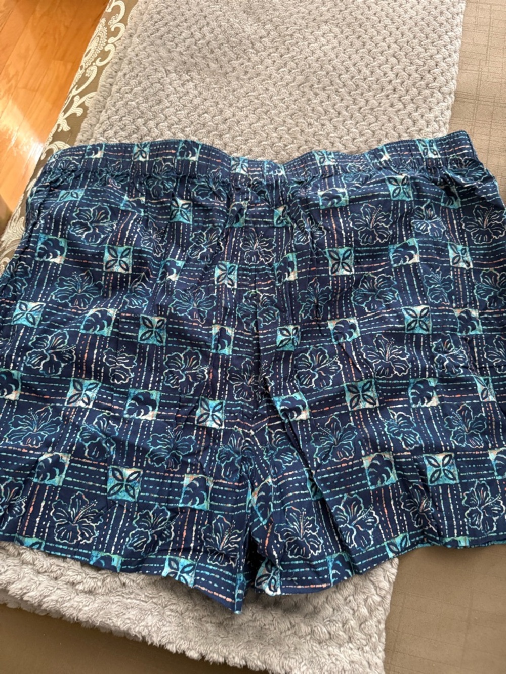 Men’s swim trunks